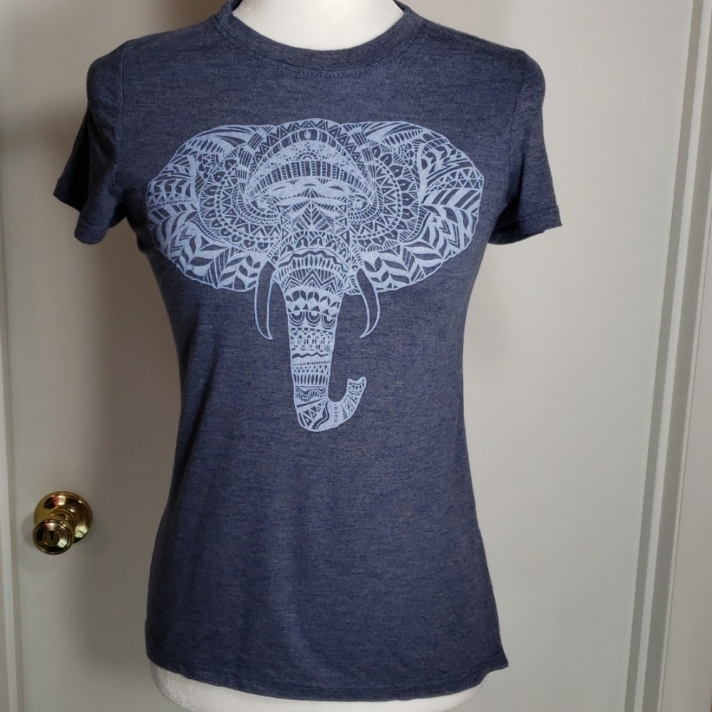 Zoe + Liv High Low Elephant Graphic Soft Tshirt